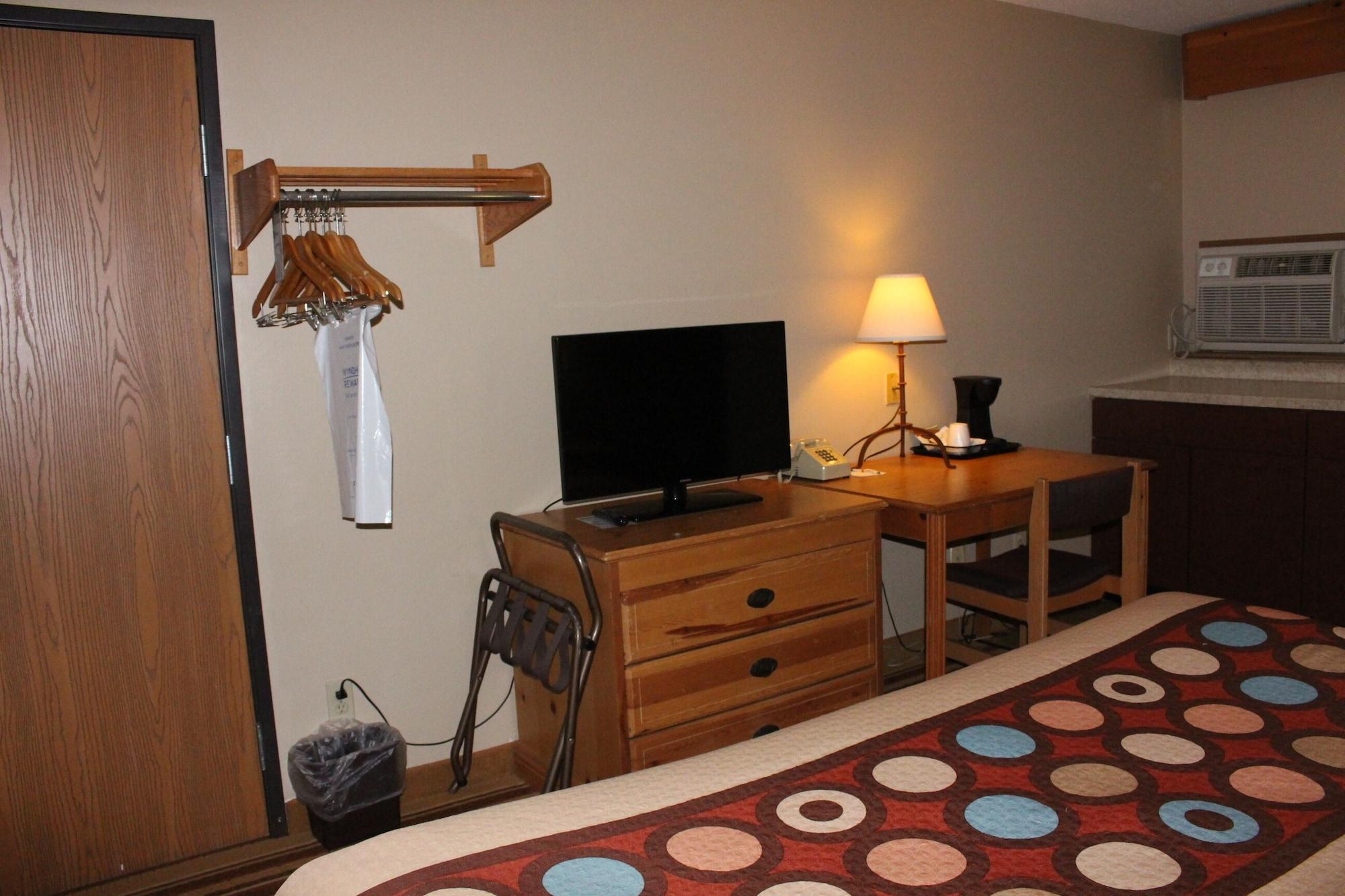 Hotel Super 8 By Wyndham Chamberlain Sd Esterno foto