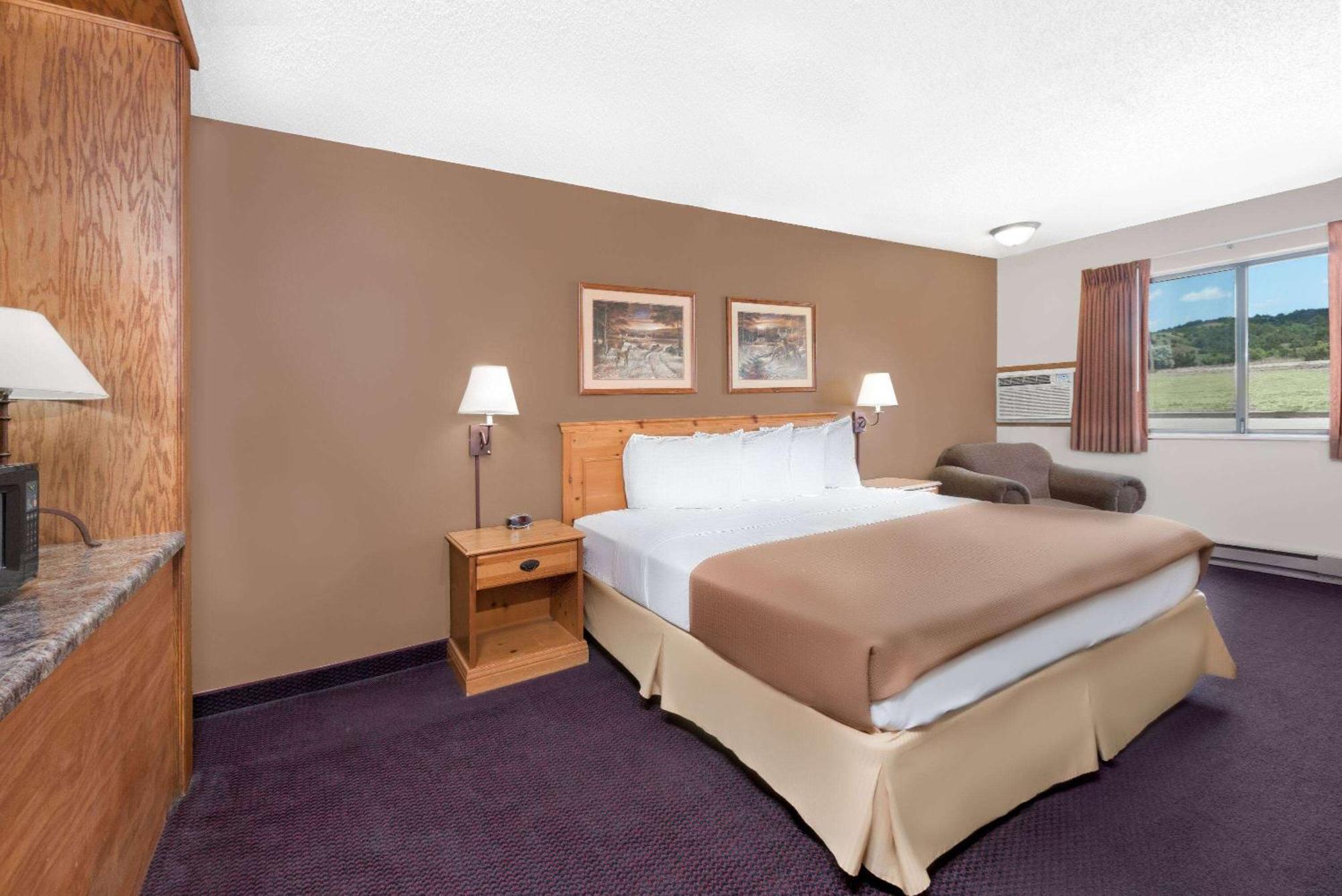 Hotel Super 8 By Wyndham Chamberlain Sd Esterno foto